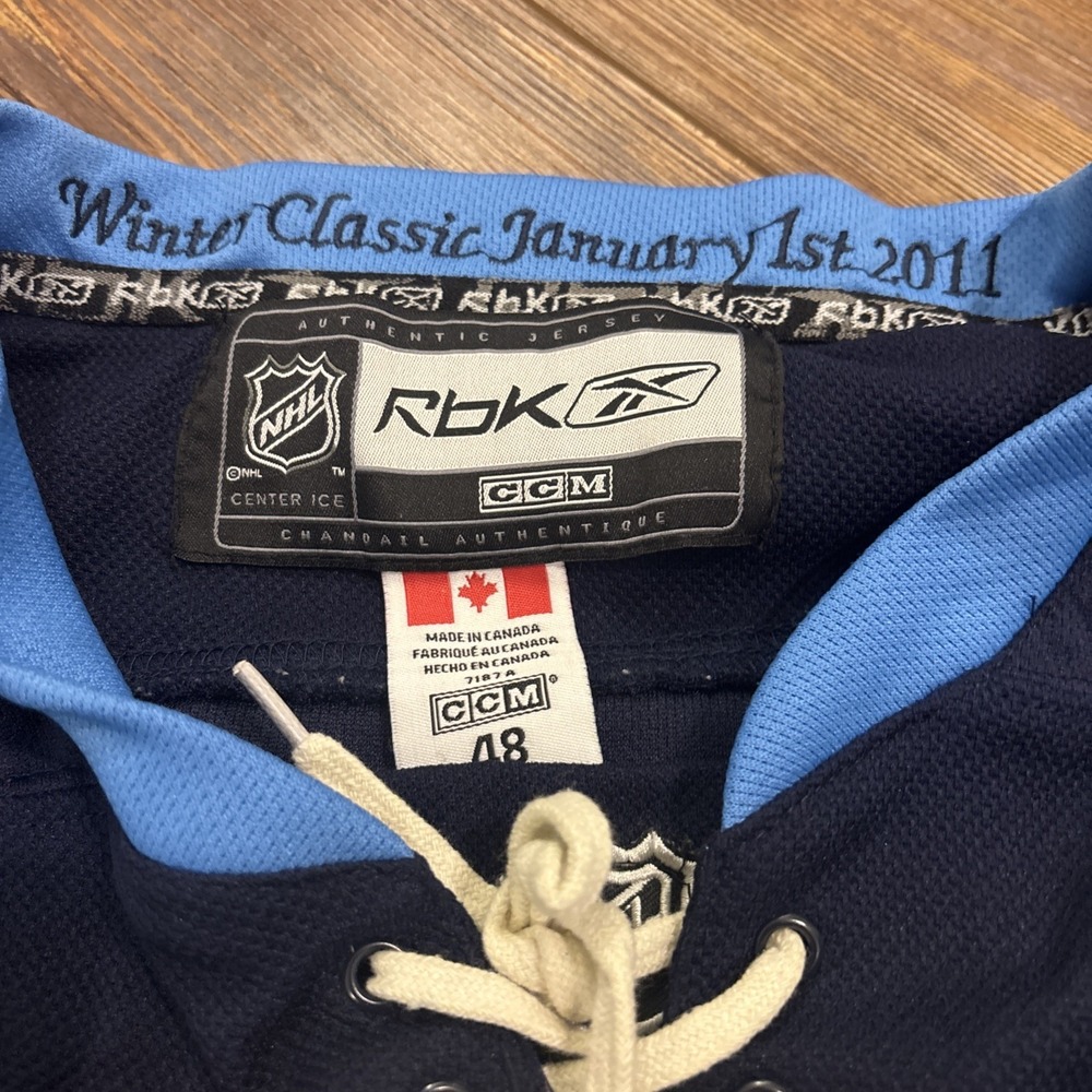 Pittsburgh Penguins Sidney Crosby 2011 Winter Classic Authentic Jersey Sz 48 RBK - Picture 9 of 9